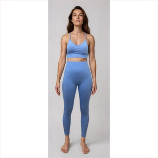 Set atletico due pezzi azzurro chiaro con top corto e leggins vita alta bubble gum leggings gum leggings