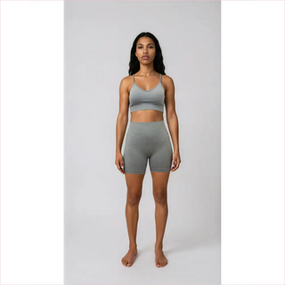 Grigio bubble gum set bra effetto seconda pelle con reggiseno sportivo e shorts vita alta seamless
