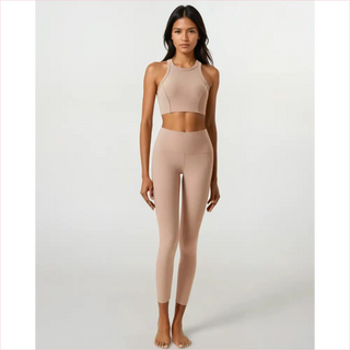 Set fitness comodo con leggings nude seamless, vita alta e spalline sottili