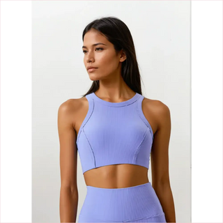 Reggiseno sportivo in lavanda con design racerback comodo e scollatura alta