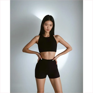 Nero shorts atletici vita alta con design elegante e tessuto elasticizzato, set halter back short