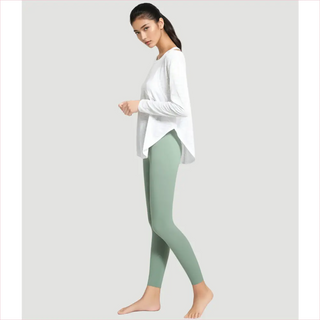 Leggings verdi high-waist in tessuto morbido con t-shirt loose