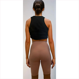 Set abbigliamento sportivo: top crop black racerback con leggings beige vita alta, Shorts O Biker super cool